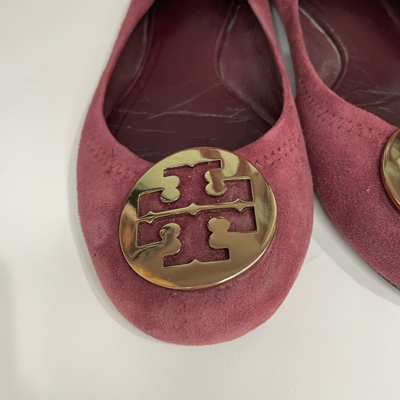 Tory Burch Burgundy Flats with Gold Logo - Picture 8 of 14